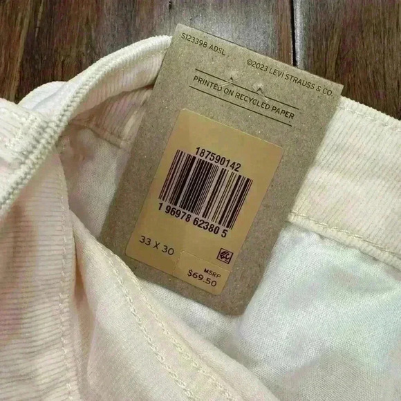 Levi’s women 725 HIGH RISE BOOTCUT size 33/30 BNWT corduroy ivory jeans - Picture 3 of 9